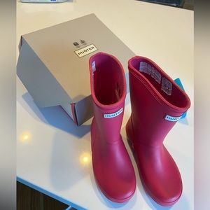 Hunter size 12 shoes.